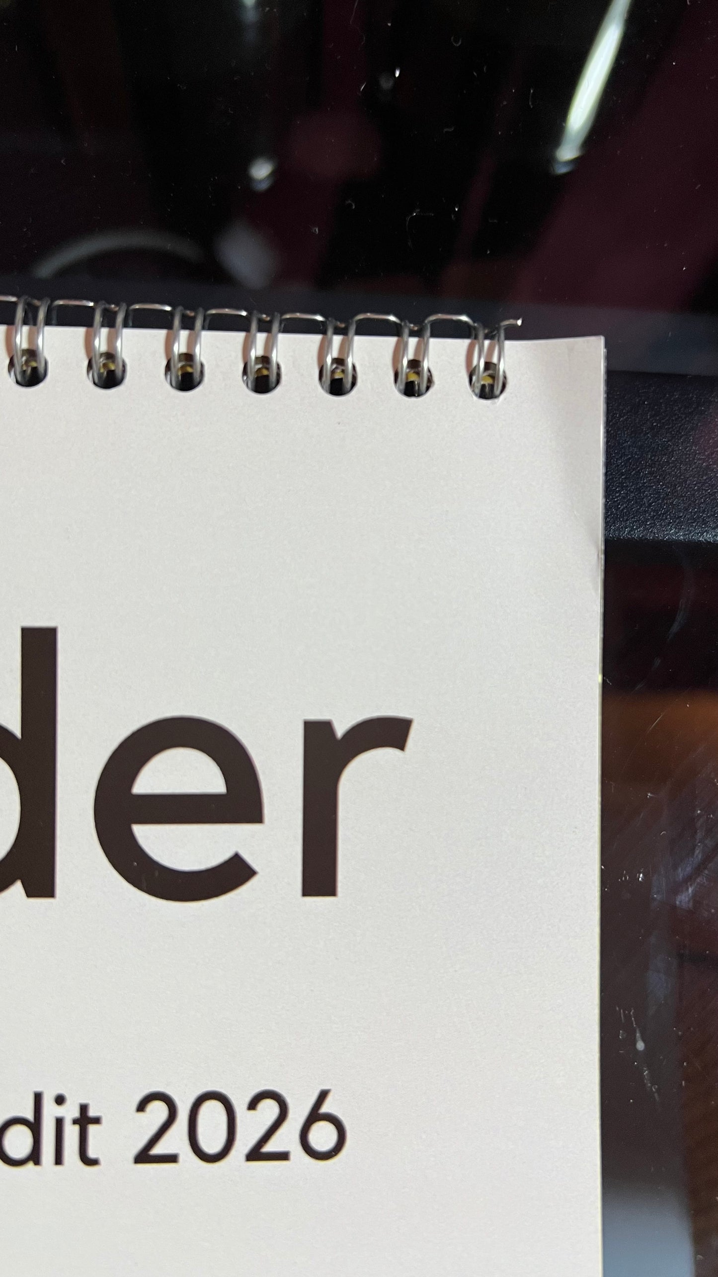 Beskadigede - 2026 kalender - Utæmmede Stemmer